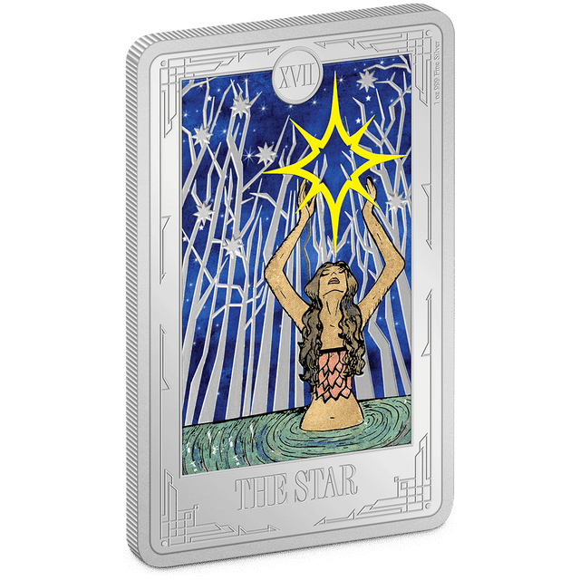 Number seventeen in the emblematic Tarot deck known as the Major Arcana. The colour and frosted engraving create a striking contrast. A mirror-finish frame and detailed border further enrich the design.